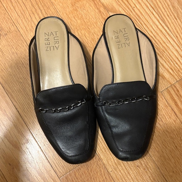 Naturalizer Women's Black Slip-On Loafers - Picture 1 of 4